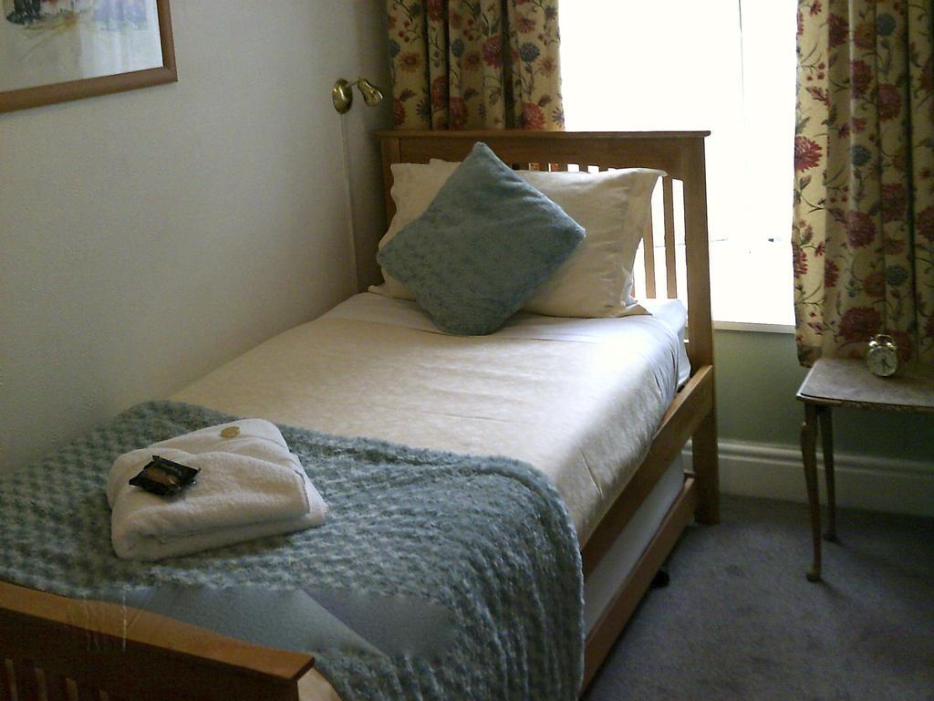Cornerbrook Guest House Kingston upon Hull Exterior photo